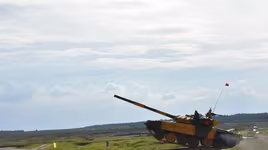 [ẢNH] Liên tiếp gặp sự cố tại giải đấu Tank Biathlon, xe tăng Nga không tốt như quảng cáo?