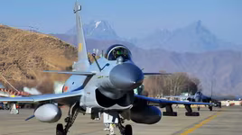 [ẢNH] J-10C Trung Quốc ào ạt đổ bộ Thái Lan chờ tái đấu cùng JAS 39C/D Gripen