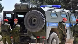 [ẢNH] Đoàn xe tuần tra quân cảnh Nga bị trúng mìn tại Daraa, Syria