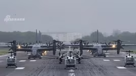 [ẢNH] Màn diễu binh "Voi đi bộ" hoành tráng của phi đội vận tải cơ Mỹ