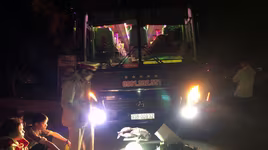 Phát hiện xe khách vận chuyển thịt động vật hoang dã, hàng lậu