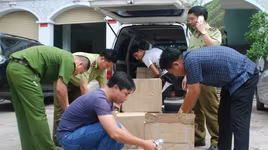 “Kiếm ăn” bằng khóa Việt Tiệp giả