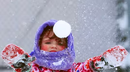 [ẢNH] Trầm trồ nhìn người dân xứ lạnh "thản nhiên" đến lạ trong băng tuyết