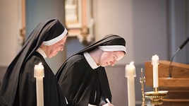 [ẢNH] Xâm hại tình dục trong nhà thờ Công giáo: Những bê bối chấn động thế giới