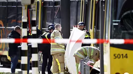 [Clip] xả súng trên tàu điện ở Hà Lan, nghi do khủng bố