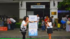 Ca sỹ Thái Thùy Linh cùng con gái hát vang "Và tôi cũng yêu em" để lan tỏa thông điệp dành cho người tự kỷ