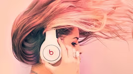 [ẢNH] Tác hại khủng khiếp khi sử dụng tai nghe không đúng cách