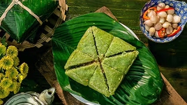 [ẢNH] "Bật mí" cách ăn bánh chưng ngon miệng nhưng không gây tăng cân ngày Tết