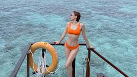 [ẢNH] Tóc Tiên với những pha "đốt mắt" trong trang phục đi biển