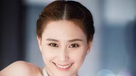 [ẢNH] Nhan sắc ngọt ngào của Hà Siêu Liên – ái nữ đẹp nhất nhà "vua sòng bạc Macau"