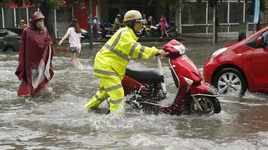 Giao lưu trực tuyến "An toàn mùa mưa bão"
