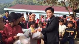 Tết ấm áp đến sớm trong giá lạnh ở Pa Ủ