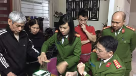 Đội mưa lạnh đến tận nhà cấp căn cước công dân