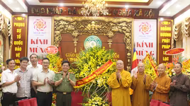 Giám đốc Công an Hà Nội chúc mừng Trung ương Giáo hội Phật giáo Việt Nam