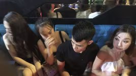 Đột kích quán Hey Club phát hiện trên 200 nam, nữ hỗn loạn "bay lắc"