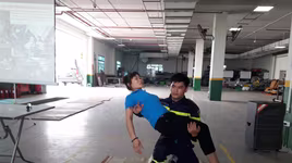 Clip: Xem lính cứu hỏa dạy cách bế người bị mắc kẹt trong đám cháy giả định