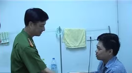 Lãnh đạo CATP thăm hỏi các cán bộ bị thương trong khi làm nhiệm vụ