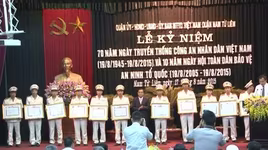 Các đơn vị CATP, CAQ tổ chức kỷ niệm 70 năm Ngày truyền thống lực lượng CAND