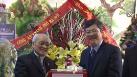 Công an thành phố Hà Nội chúc mừng Giáng sinh Giáo họ Phượng Bãi và Giáo xứ Hà Đông