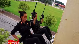 Xem các màn võ công tuyệt đỉnh của nữ cảnh sát đặc nhiệm