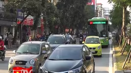 Kiến nghị xử lý nghiêm phương tiện cá nhân lấn làn xe buýt BRT