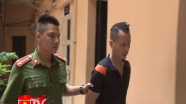 Rạng sáng cầm dao vào siêu thị đe dọa cướp tài sản