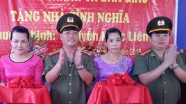 Trao tặng nhà tình nghĩa cho thương binh Nguyễn Khắc Liên