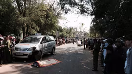 Tai nạn liên hoàn giữa taxi và xe máy, 4 người thương vong