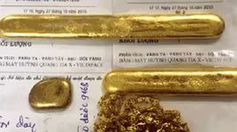 Phát hiện nữ tiếp viên hàng không giấu vàng dưới ghế trên máy bay