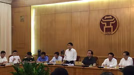 Hà Nội cảnh báo người dân hạn chế ra đường trong mưa bão