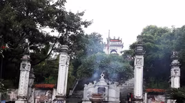 Đột nhập "cuỗm" 7 hòm công đức ở đền