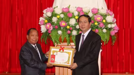 Bộ Công an Việt Nam đón nhận Huân chương Hữu nghị do Nhà nước CHDCND Lào trao tặng