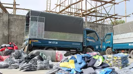 Phát hiện hàng trăm chiếc áo có dấu hiệu giả nhãn hiệu Nike và Adidas