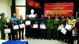 Sẻ chia hạnh phúc với các gia đình có hoàn cảnh khó khăn