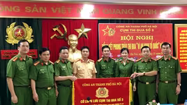 Thi đua lập thành tích vì sự bình yên của nhân dân