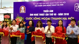 Triển lãm ảnh kỷ niệm 10 năm Thủ đô Hà Nội mở rộng địa giới hành chính