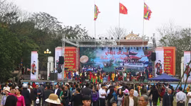 Đội mưa đi trẩy hội Lim