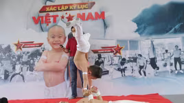 Con trai Quốc Cơ, Quốc Nghiệp lập kỷ lục khi mới 3 tuổi