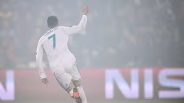 Ronaldo lại thăng hoa, Real ngạo nghễ vượt qua PSG vào tứ kết