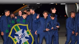 [ẢNH] Dàn sao Brazil lịch lãm đặt chân đến Nga cùng sứ mệnh chinh phục