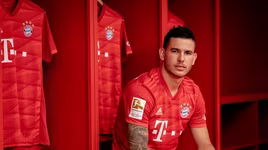 [ẢNH] Bayern Munich trình làng tân binh đắt giá nhất mọi thời đại