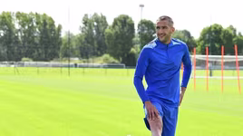 [ẢNH] Tân binh Hakim Ziyech hớn hở tập buổi đầu cùng Chelsea