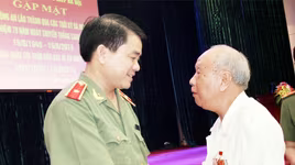 Xúc động buổi gặp mặt các cán bộ lão thành Công an Hà Nội