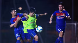 HLV Hữu Thắng cho học trò khai thác điểm yếu của nhau