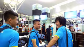 U22 Việt Nam ngủ đêm tại sân bay để chờ sang Malaysia dự SEA Games