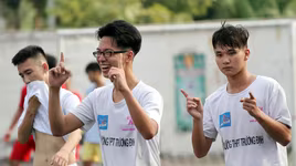 [ẢNH] Chiến thắng "5 sao" đưa THPT Trương Định vào tứ kết