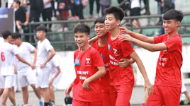 [ẢNH] THPT Xuân Mai thắng ngược THPT Thượng Cát đầy cảm xúc