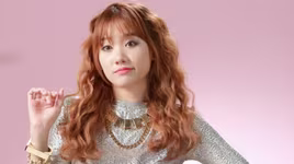 Hari Won lại để lộ "bụng mỡ" vì lỗi trang phục