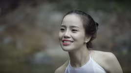 Sèn Hoàng Mỹ Lan tiếp tục gây "sốc" khi hát nhạc dân ca phiên bản điện tử