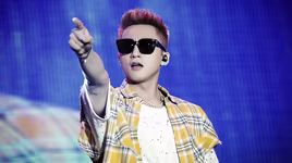 Sơn Tùng M-TP lọt Top 100 gương mặt "nam thần" đẹp nhất châu Á